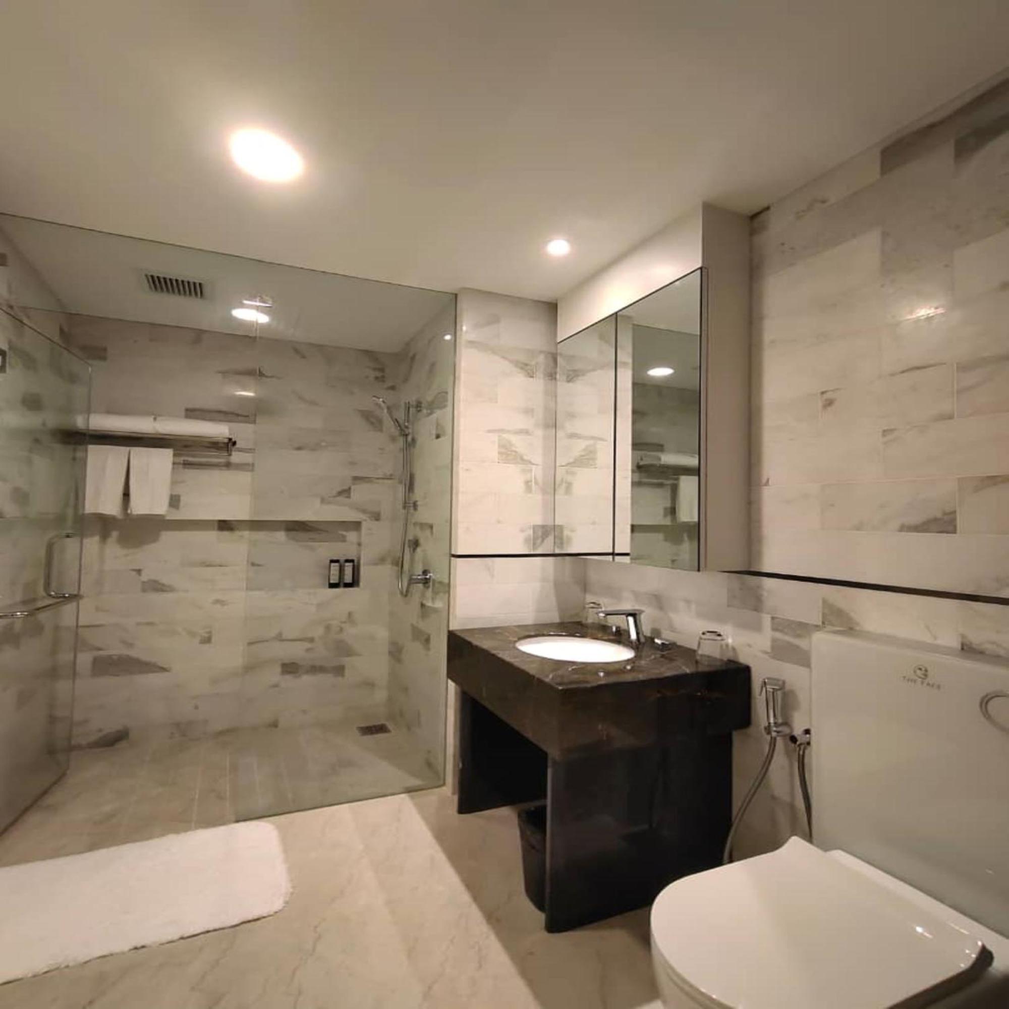 The Face Style Hotel كوالالمبور المظهر الخارجي الصورة A bathroom in a hotel