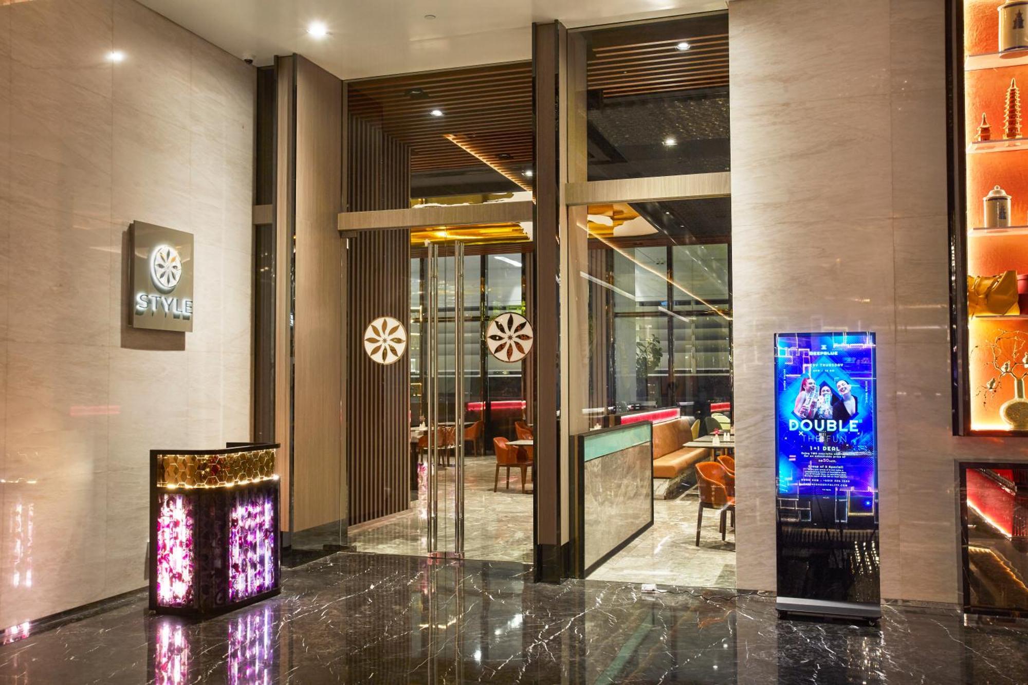 The Face Style Hotel كوالالمبور المظهر الخارجي الصورة Entrance of Double Club